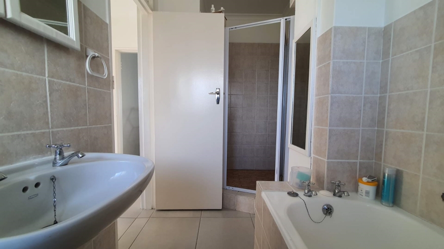 To Let 2 Bedroom Property for Rent in Tijgerhof Western Cape